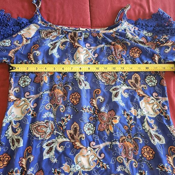 C Est 1946 Cato Womens Blue Floral Cold Shoulder Crochet Sleeve Blouse Small - Picture 8 of 9